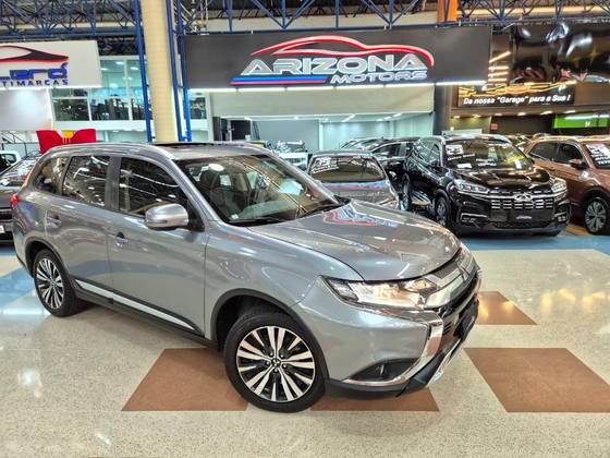 MITSUBISHI OUTLANDER 2.0 MIVEC GASOLINA HPE AUTOMÁTICO MITSUBISHI OUTLANDER 2.0 MIVEC GASOLINA HPE AUTOMÁTICO